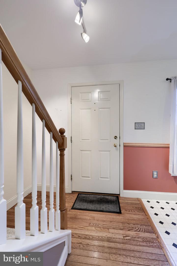 1056 Cobblestone Ln Property Photo 5