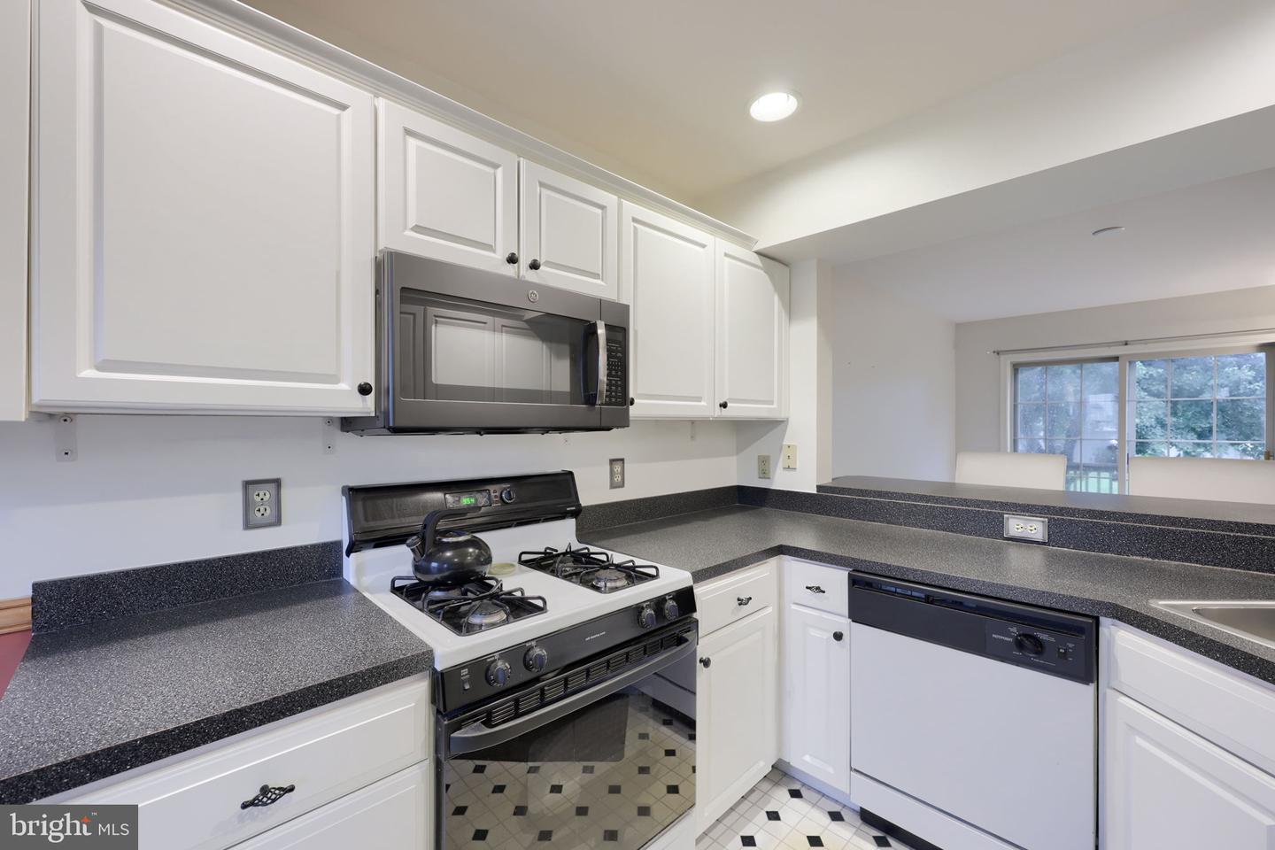 1056 Cobblestone Ln Property Photo 7