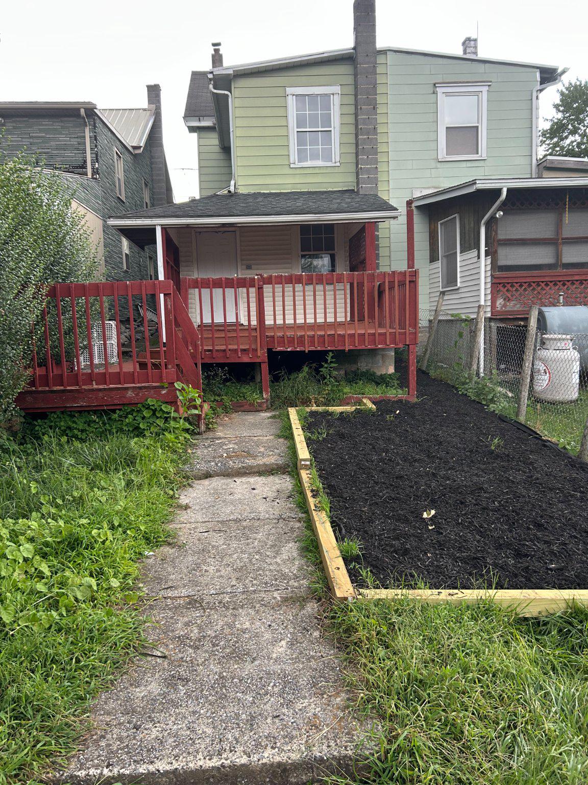 934 W Main St Property Photo 4