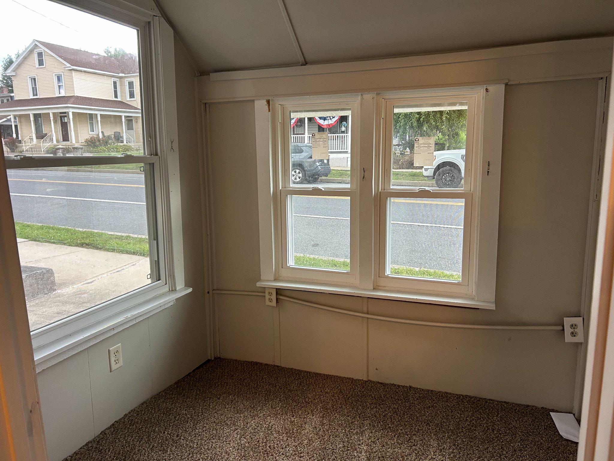 934 W Main St Property Photo 12