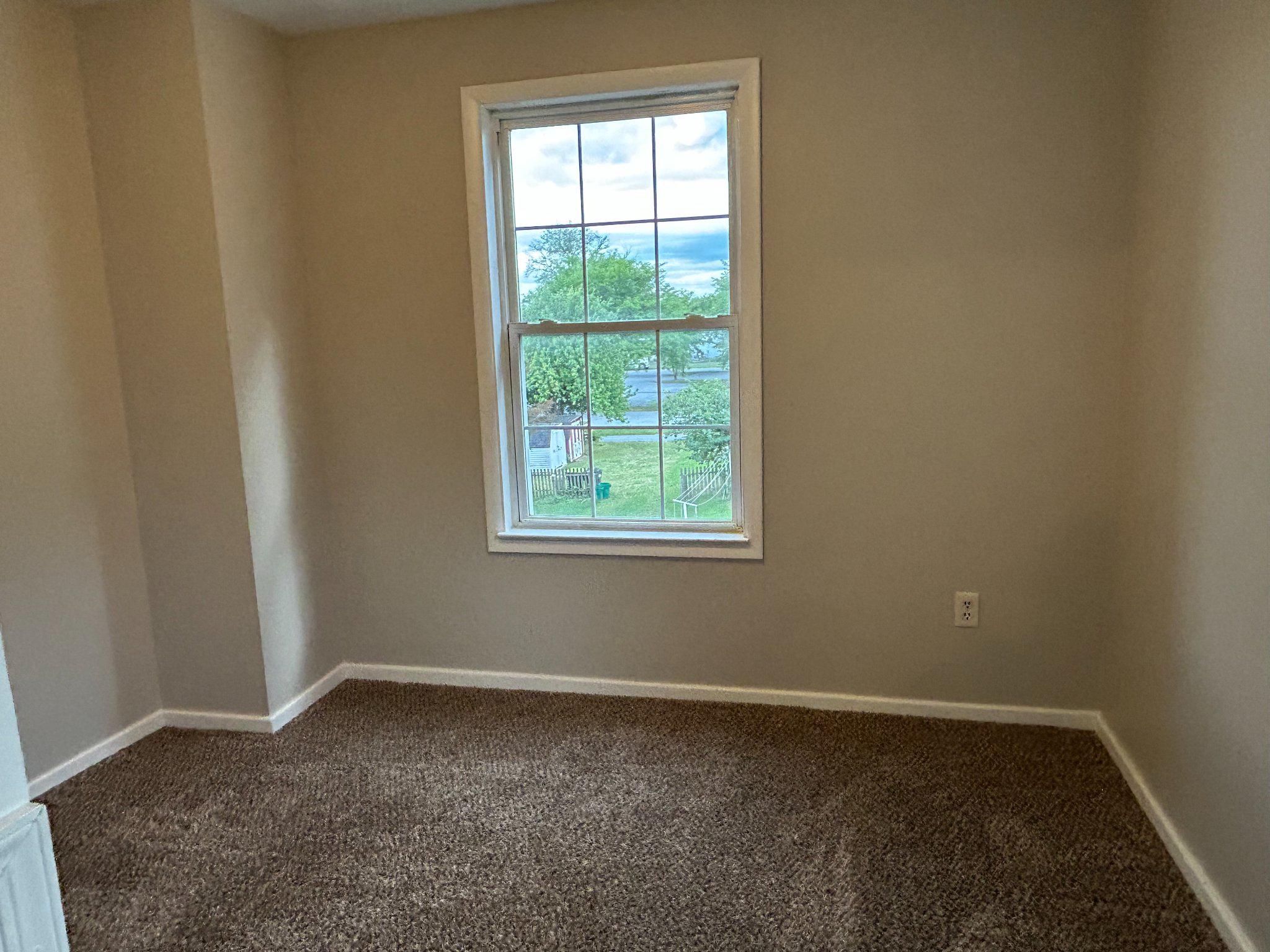 934 W Main St Property Photo 16