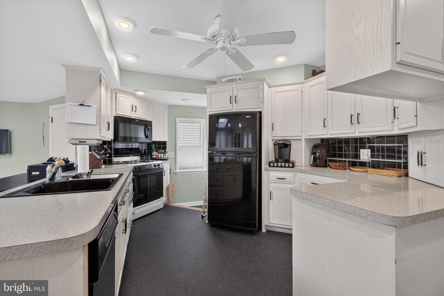 607 Hilton Property Photo 5