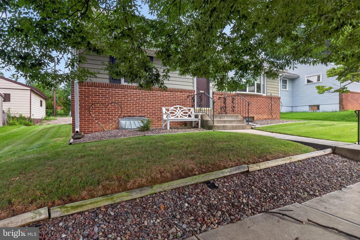 607 Hilton Property Photo 24