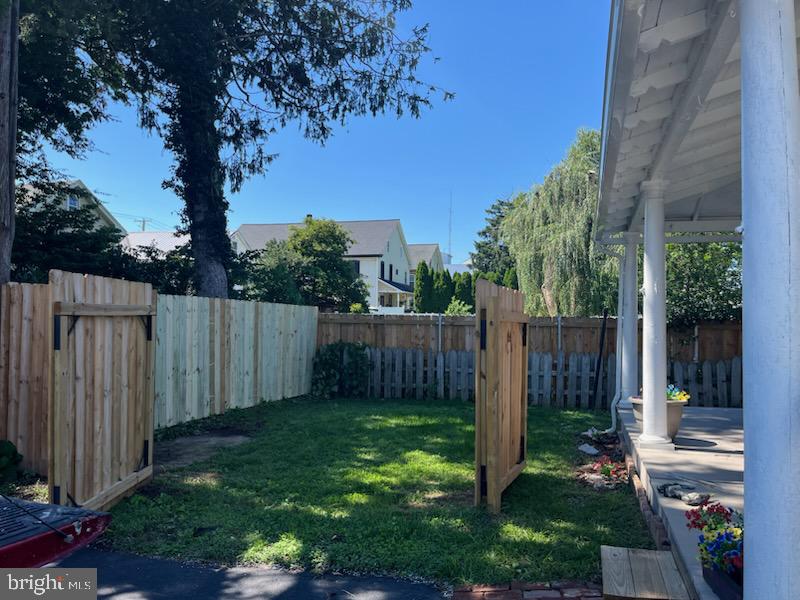 110 N Barbara St Property Photo 28