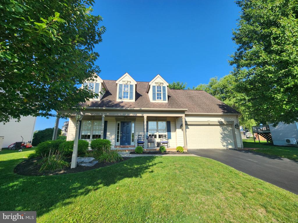 342 N Locust St Property Photo 1