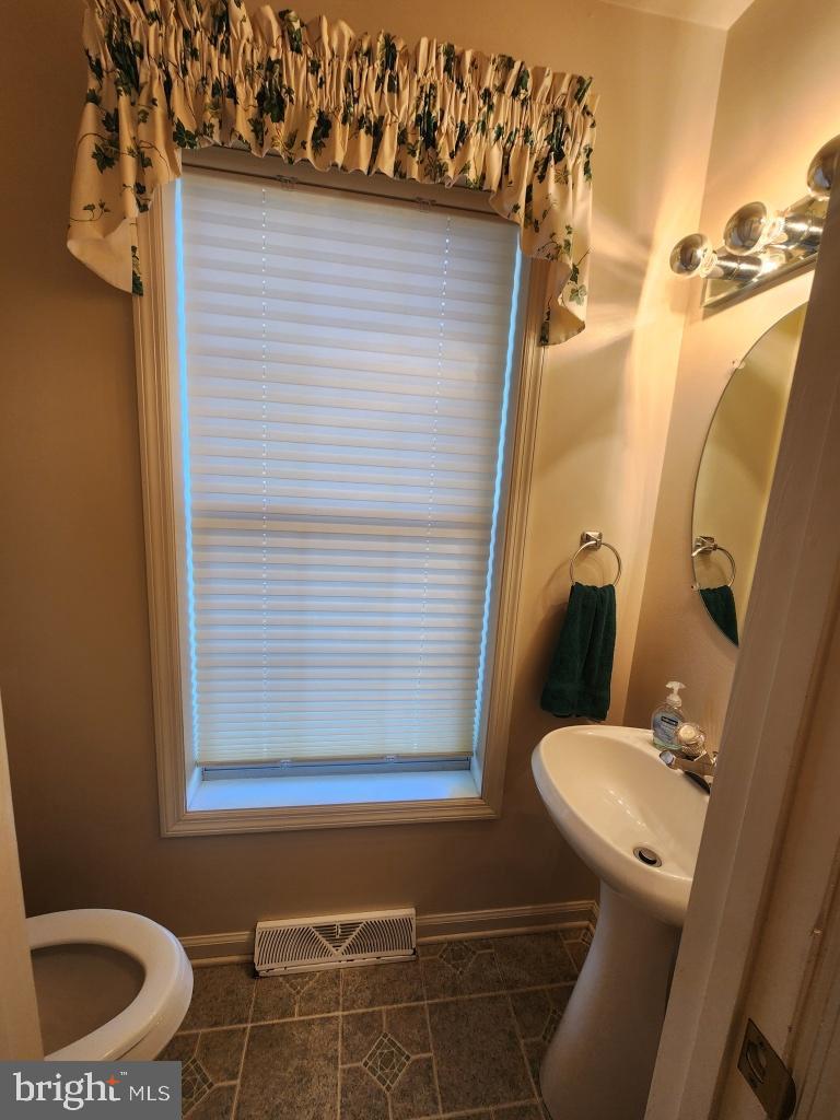 342 N Locust St Property Photo 29