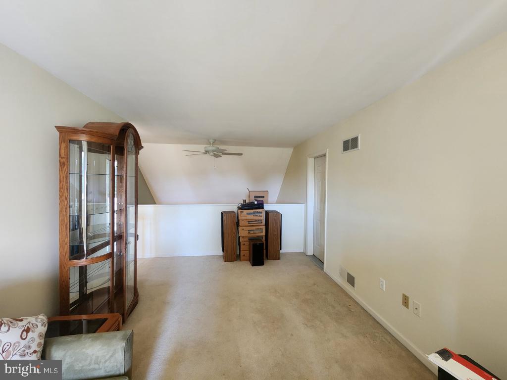 342 N Locust St Property Photo 36
