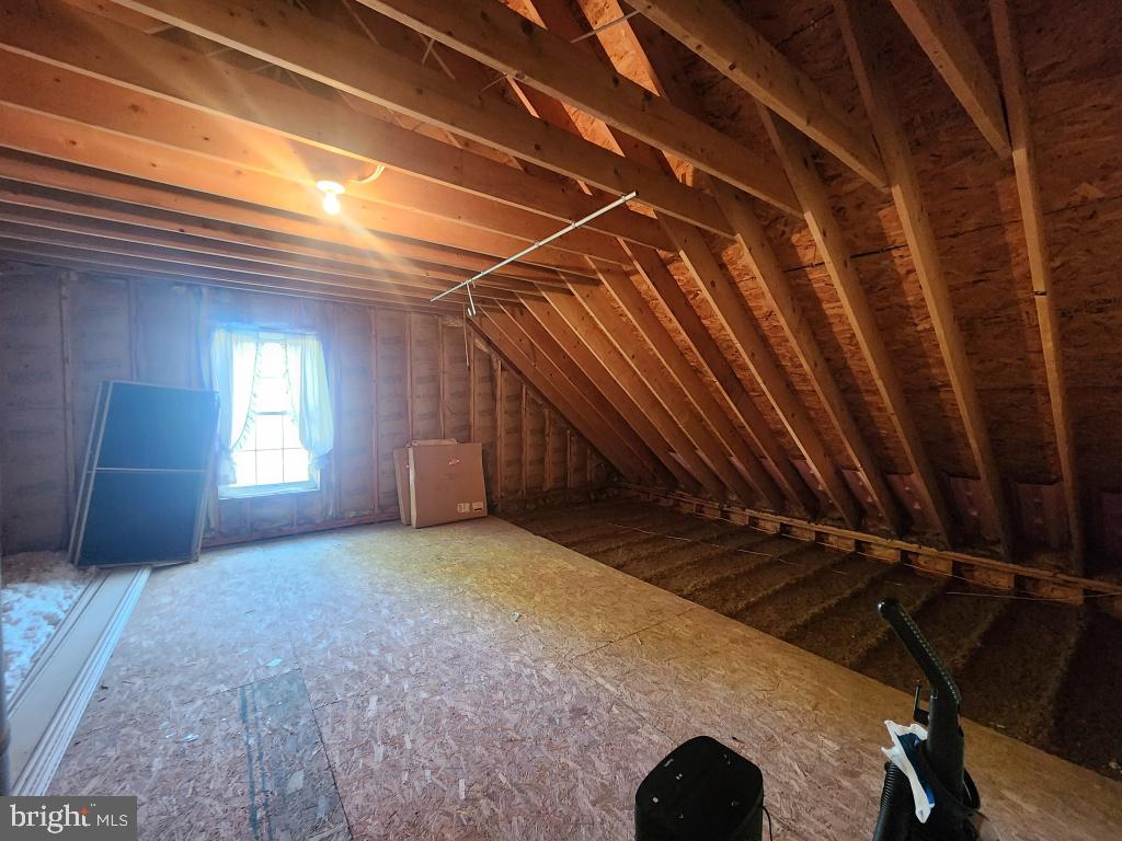 342 N Locust St Property Photo 37