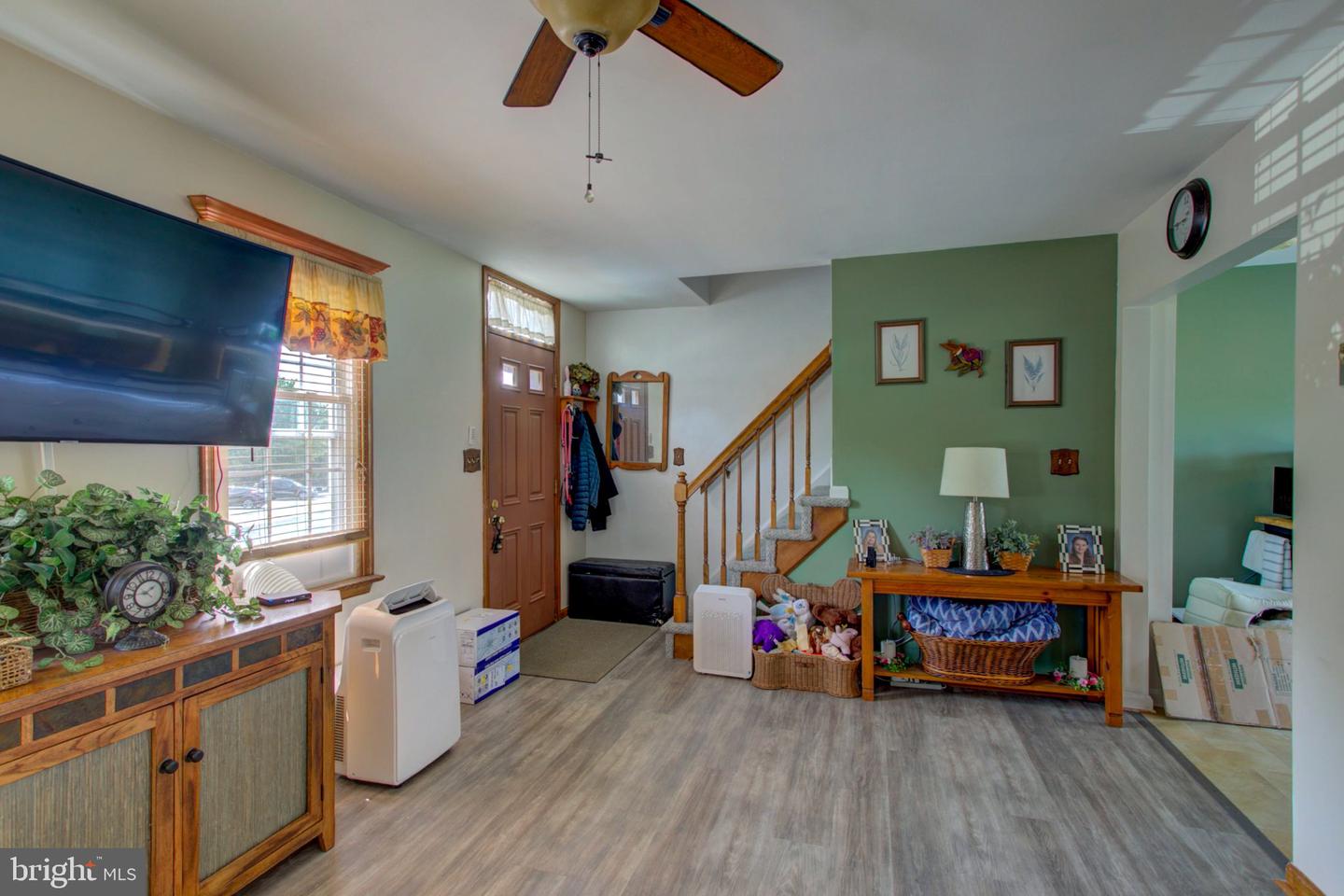 55 Hilldale Dr Property Photo 8