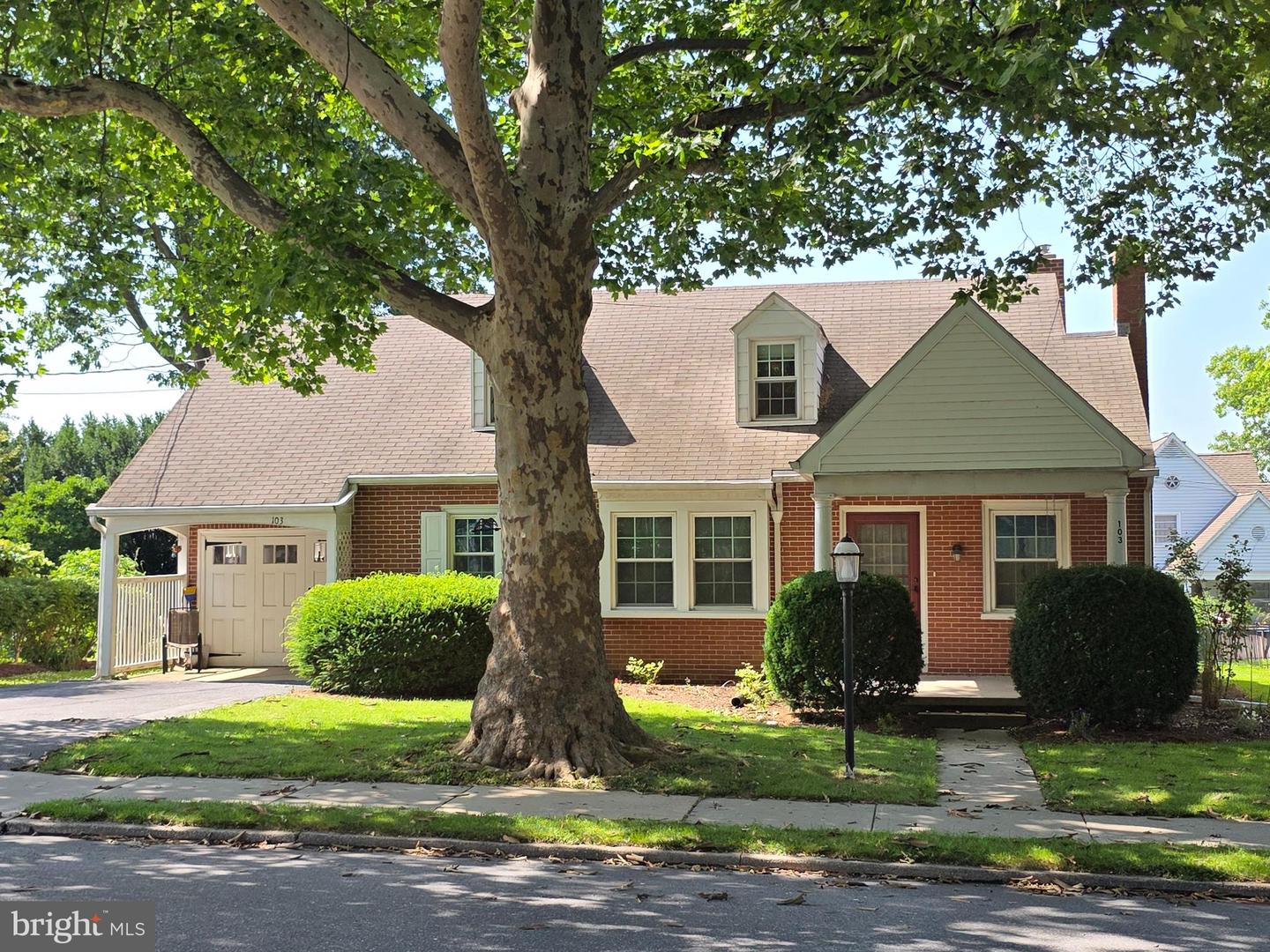 103 W Conestoga St Property Photo 2
