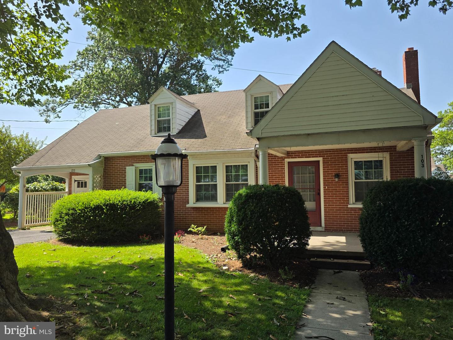 103 W Conestoga St Property Photo 3