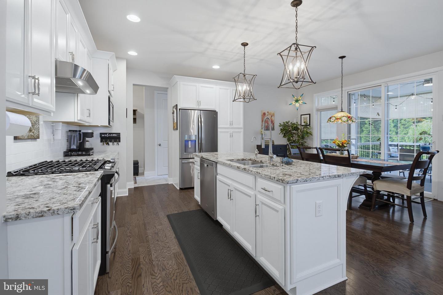 1214 Edgemoor Ct Property Photo 8