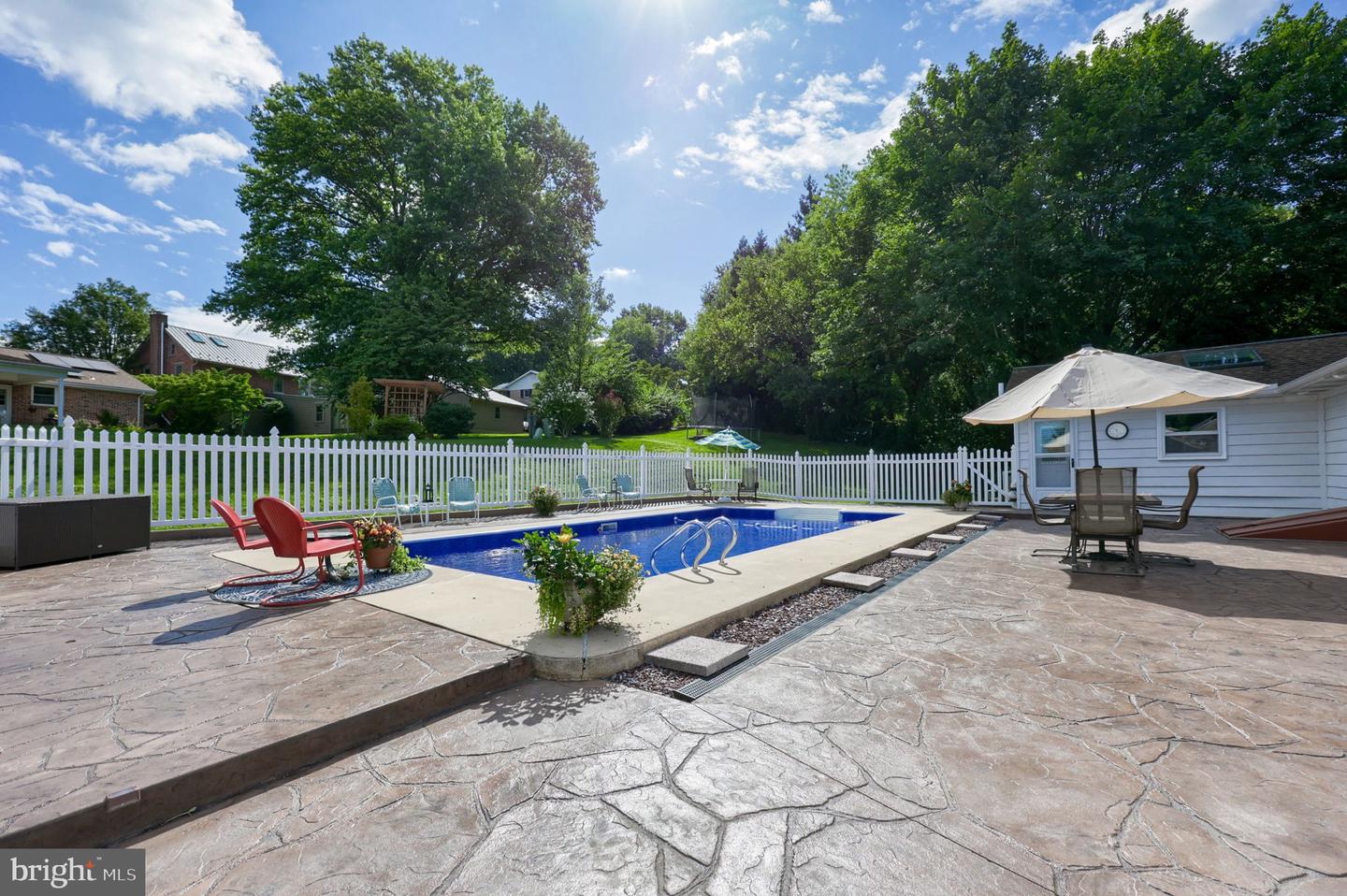 107 Broad Property Photo 2