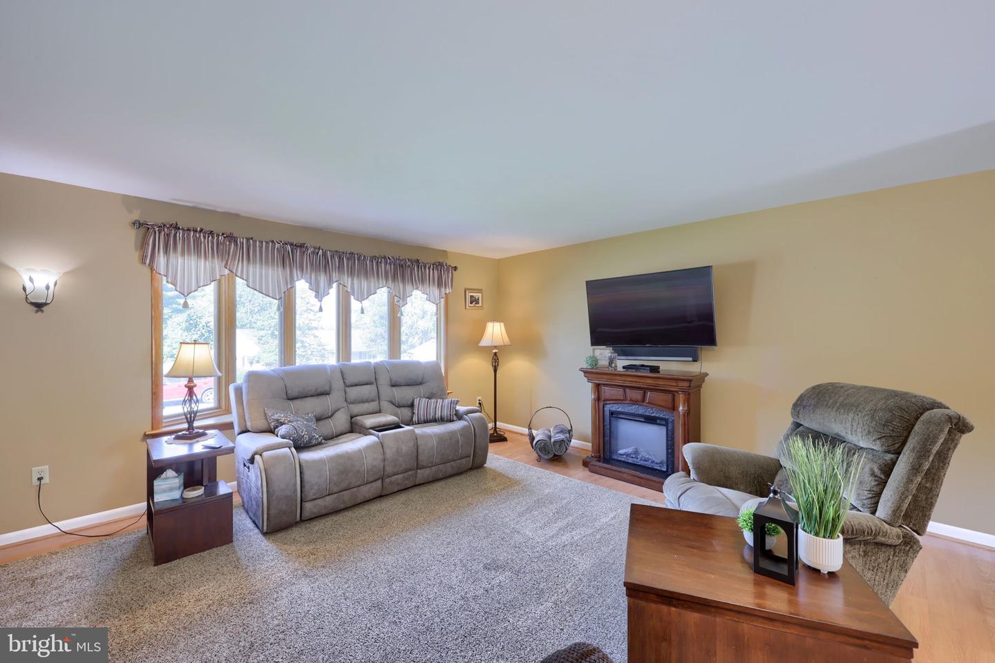 107 Broad Property Photo 10