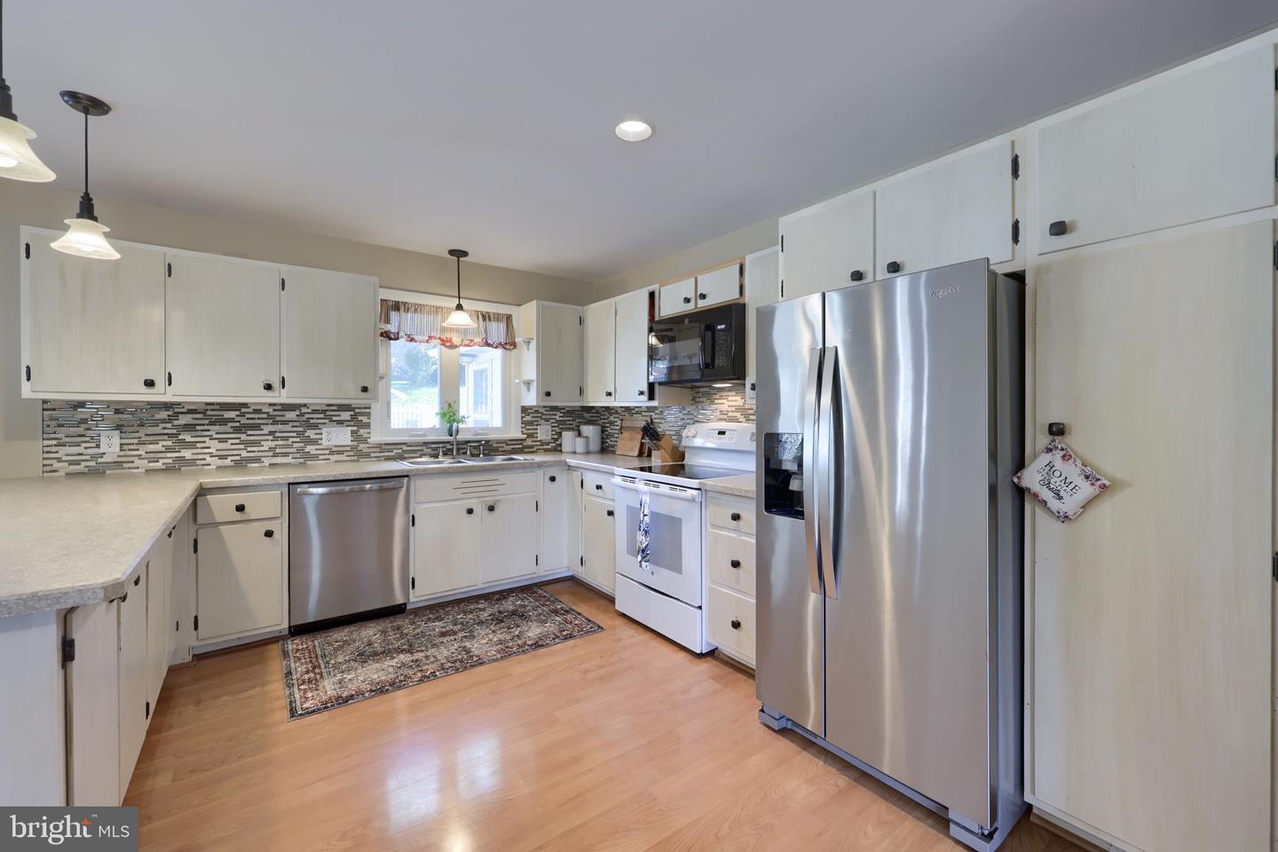 107 Broad Property Photo 13
