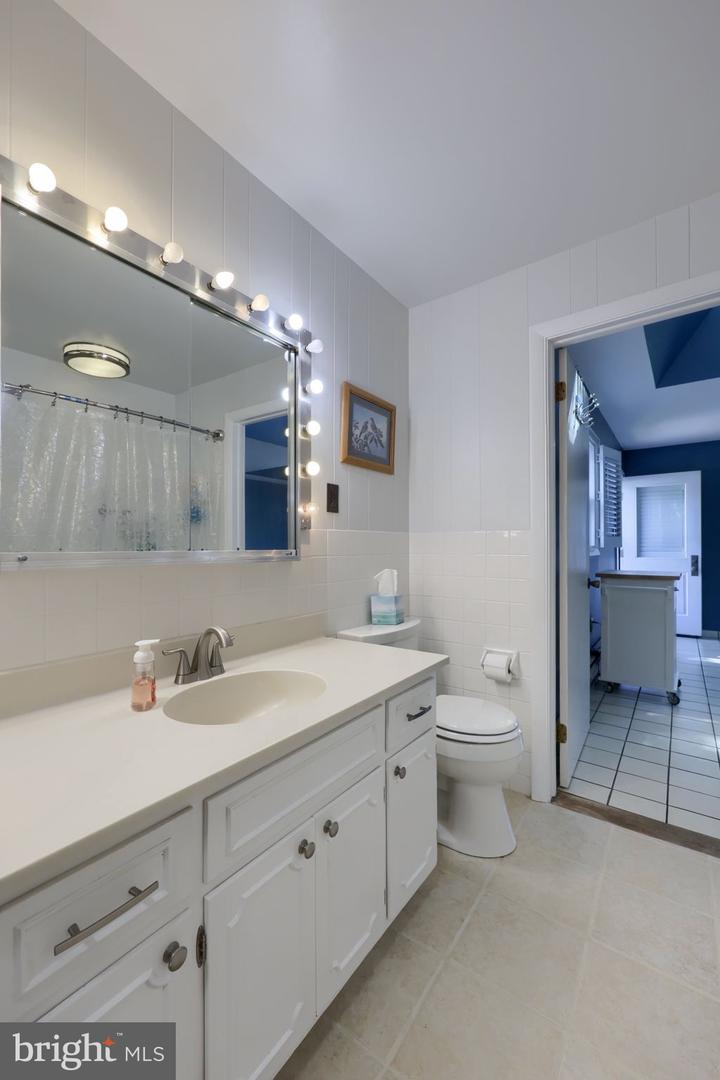 107 Broad Property Photo 25