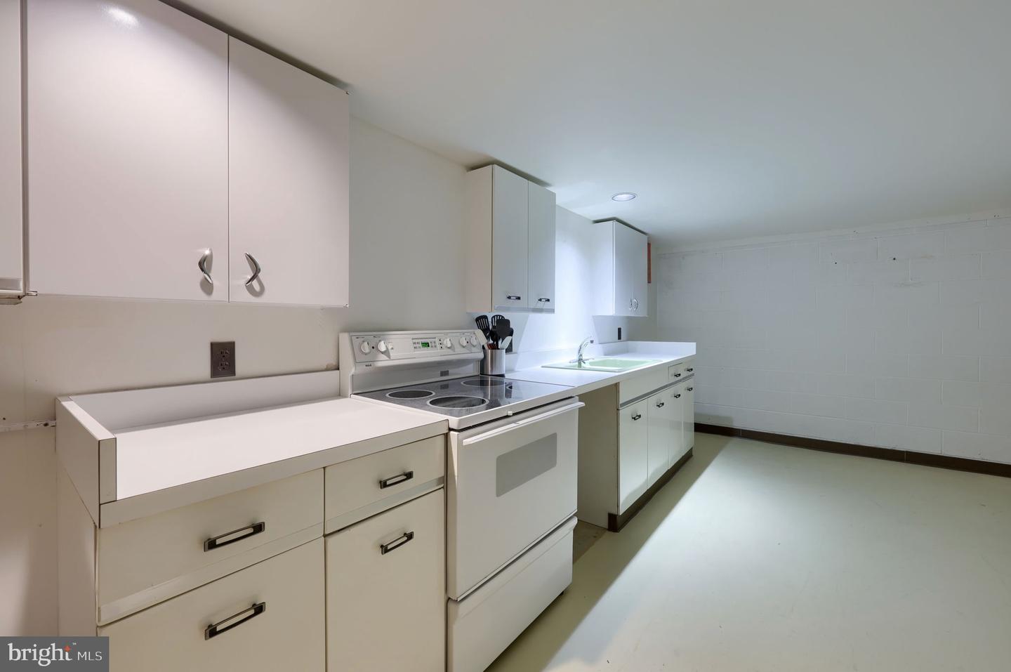 107 Broad Property Photo 37