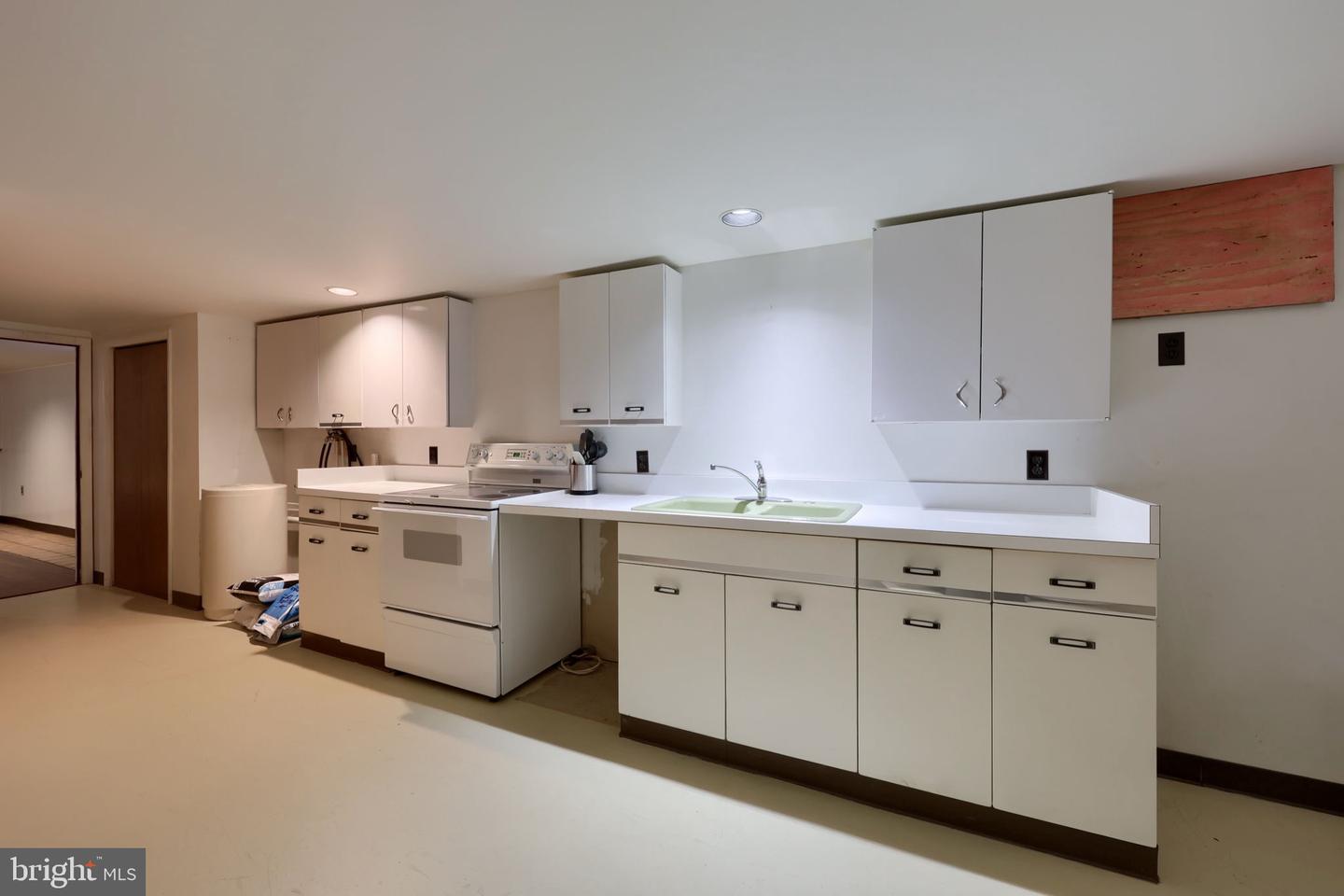 107 Broad Property Photo 38
