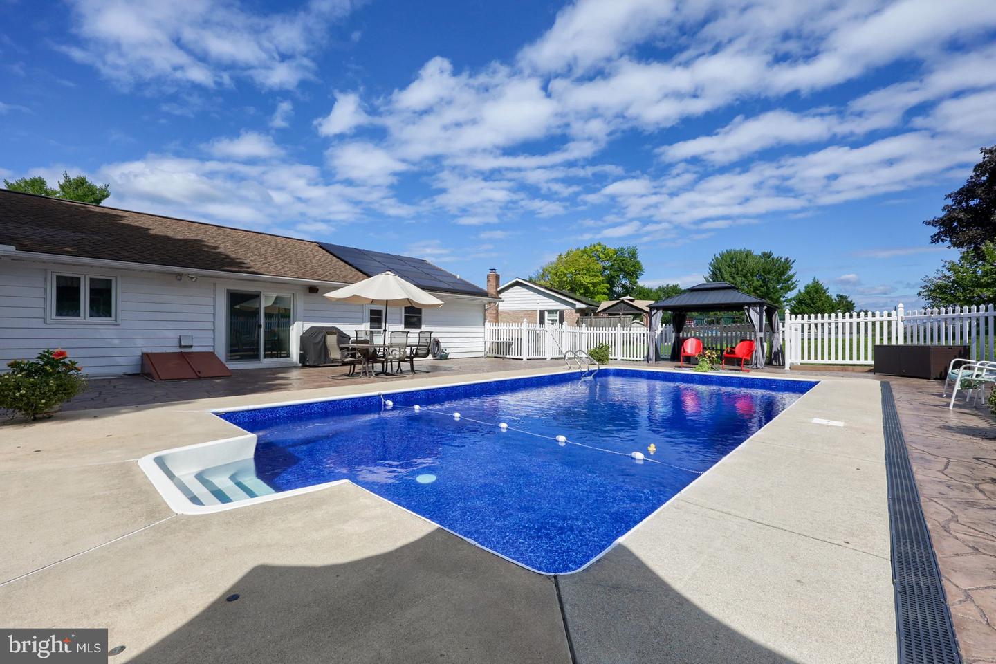 107 Broad Property Photo 45