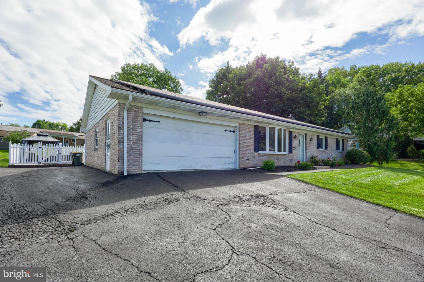 107 Broad Property Photo 52