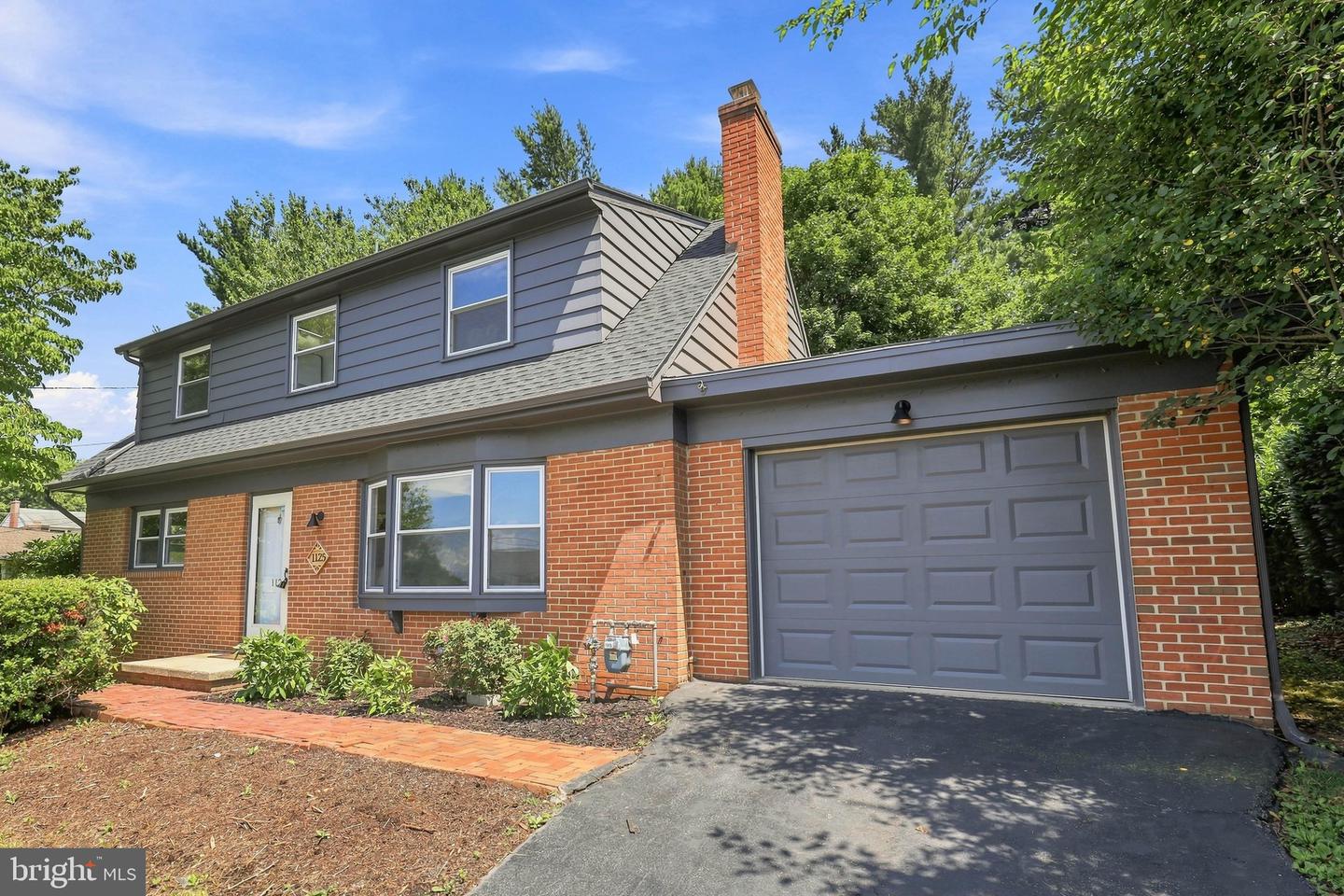 1125 Harriet Ave Property Photo 3
