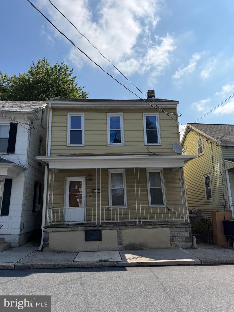 137 S Charlotte St Property Photo 1