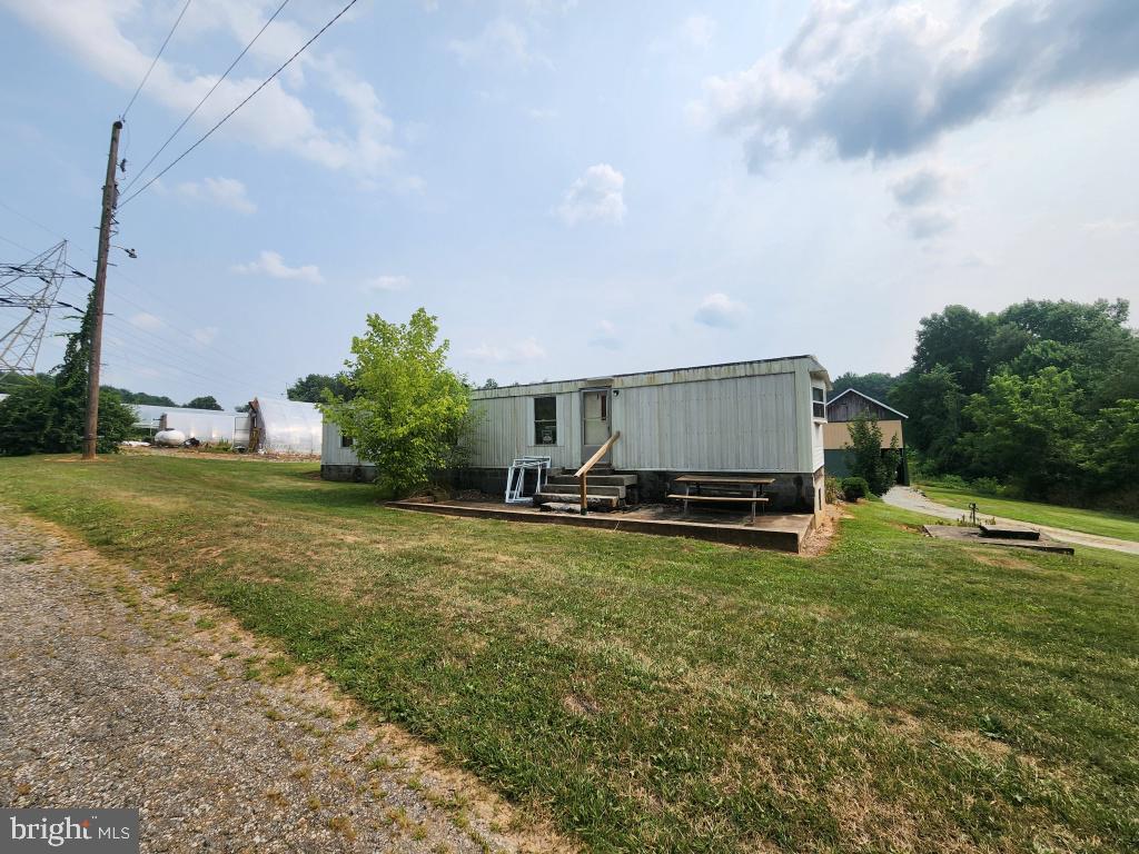 36 Old River Rd Property Photo 4