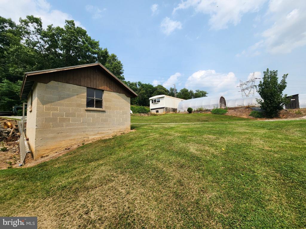 36 Old River Rd Property Photo 7