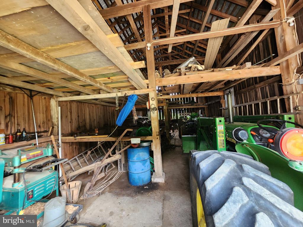 36 Old River Rd Property Photo 9