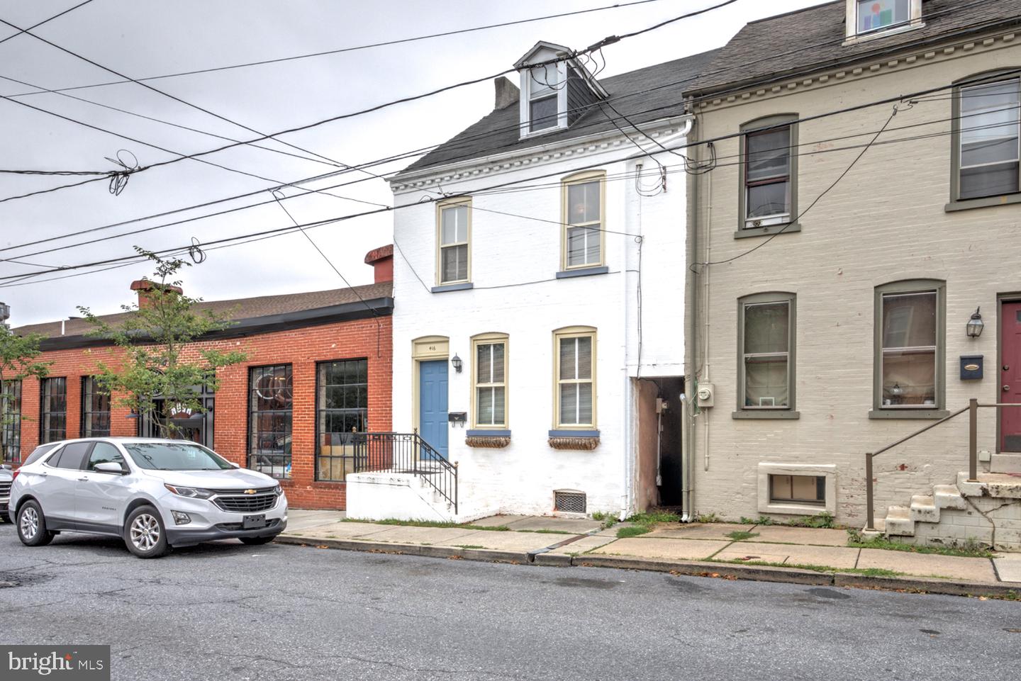 416 N Mary St Property Photo 2