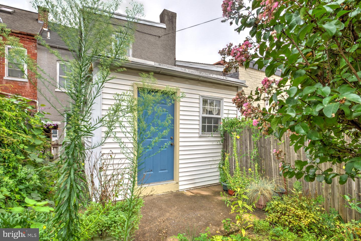 416 N Mary St Property Photo 4