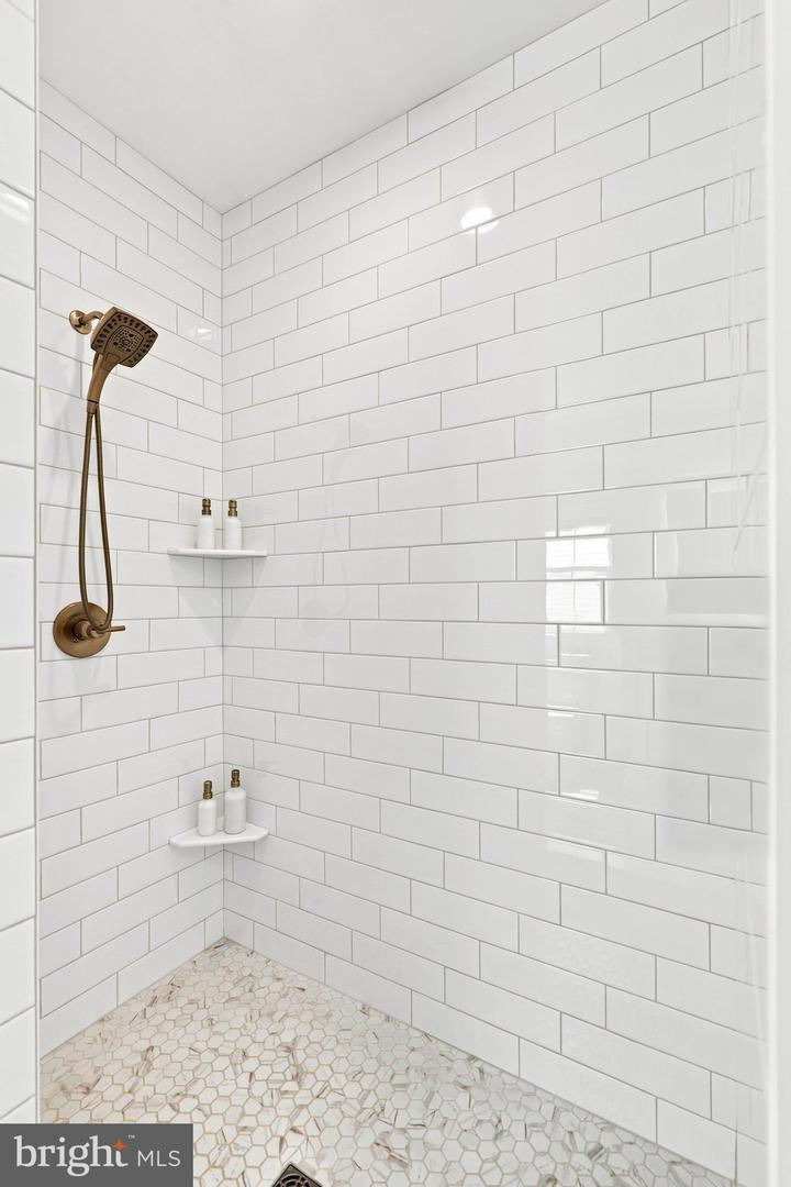 1890 Emerald Way Property Photo 43