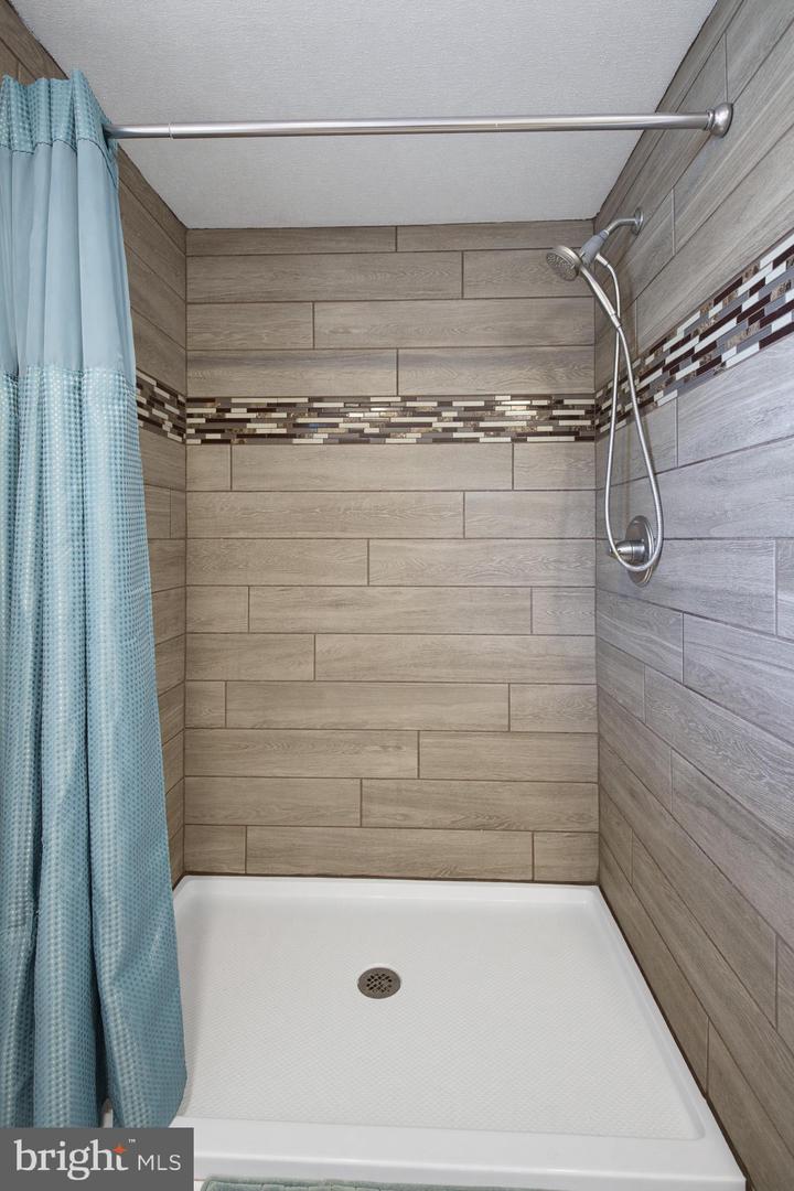 211 Greyfield Dr Property Photo 20
