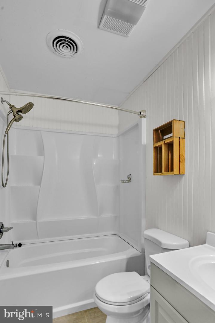 138 Eleanor Dr Property Photo 24