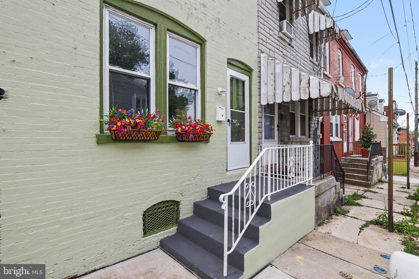 428 LAFAYETTE ST Property Photo 1