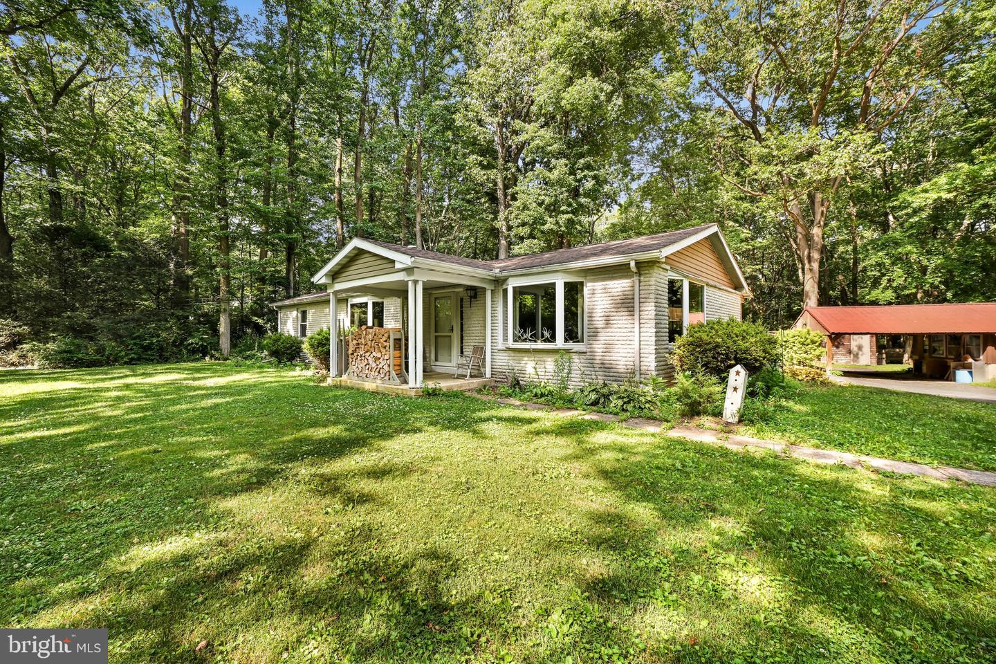 233 Acorn Ln Property Photo 16