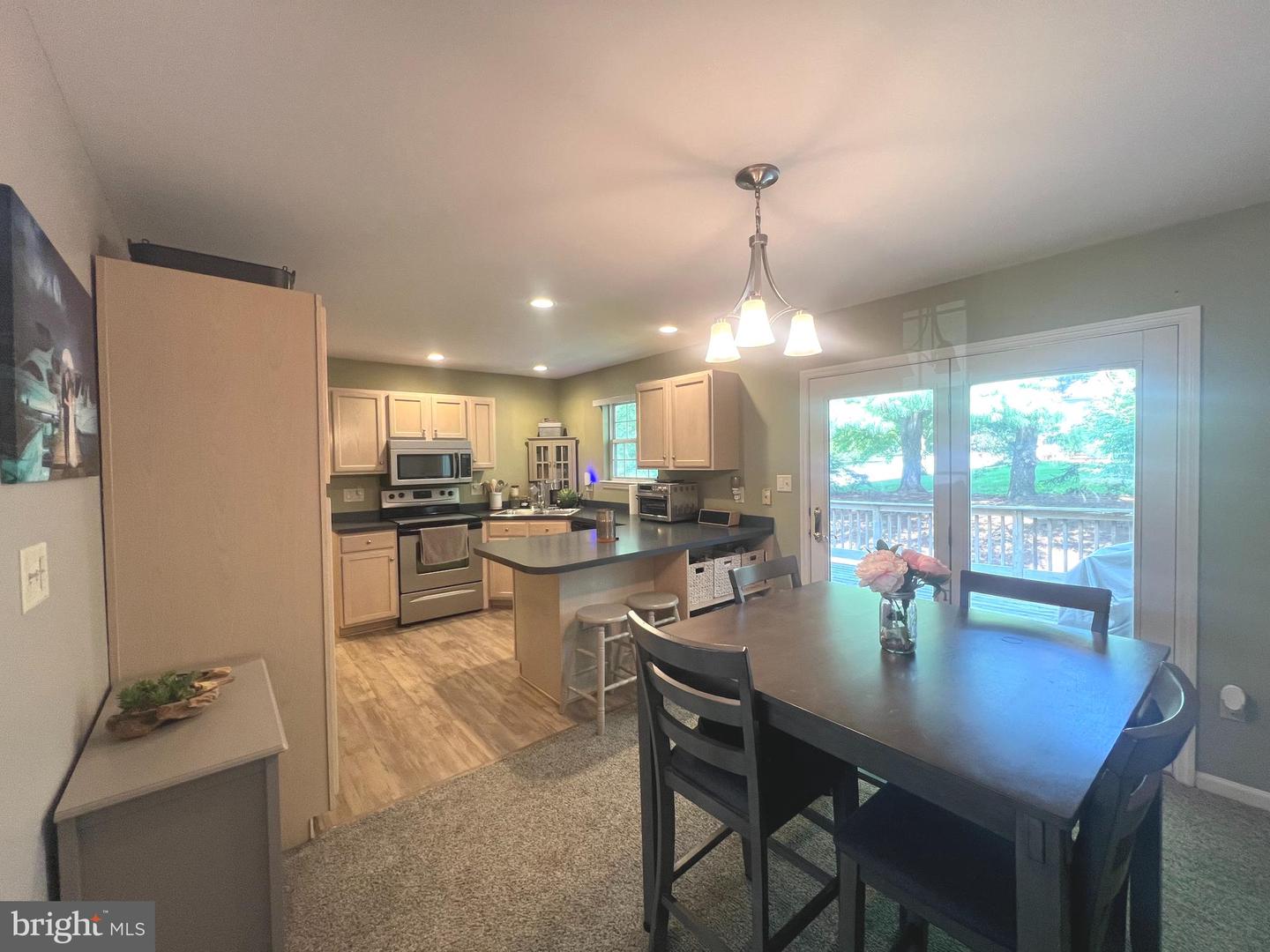 100 Meadowcroft Dr Property Photo 12