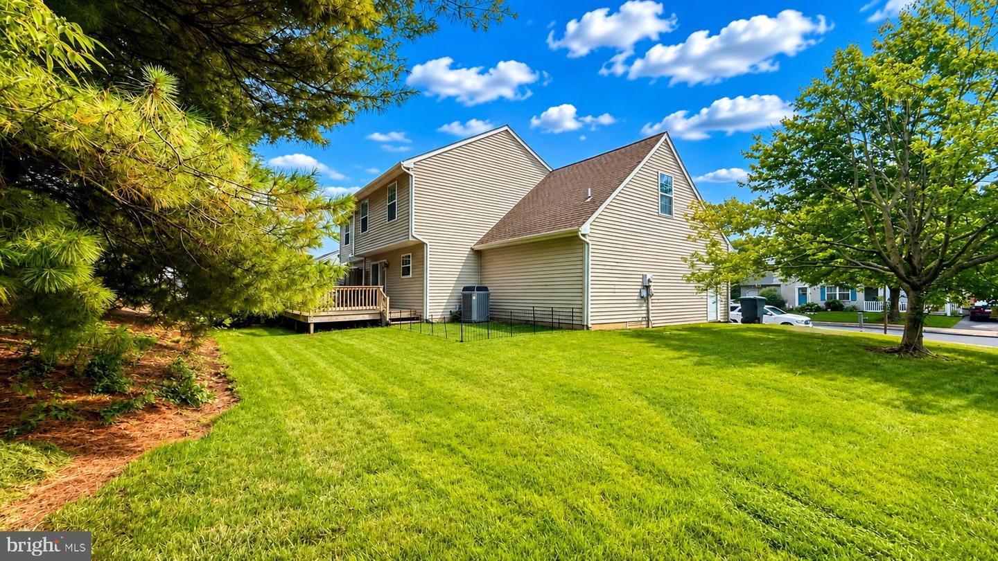 100 Meadowcroft Dr Property Photo 26