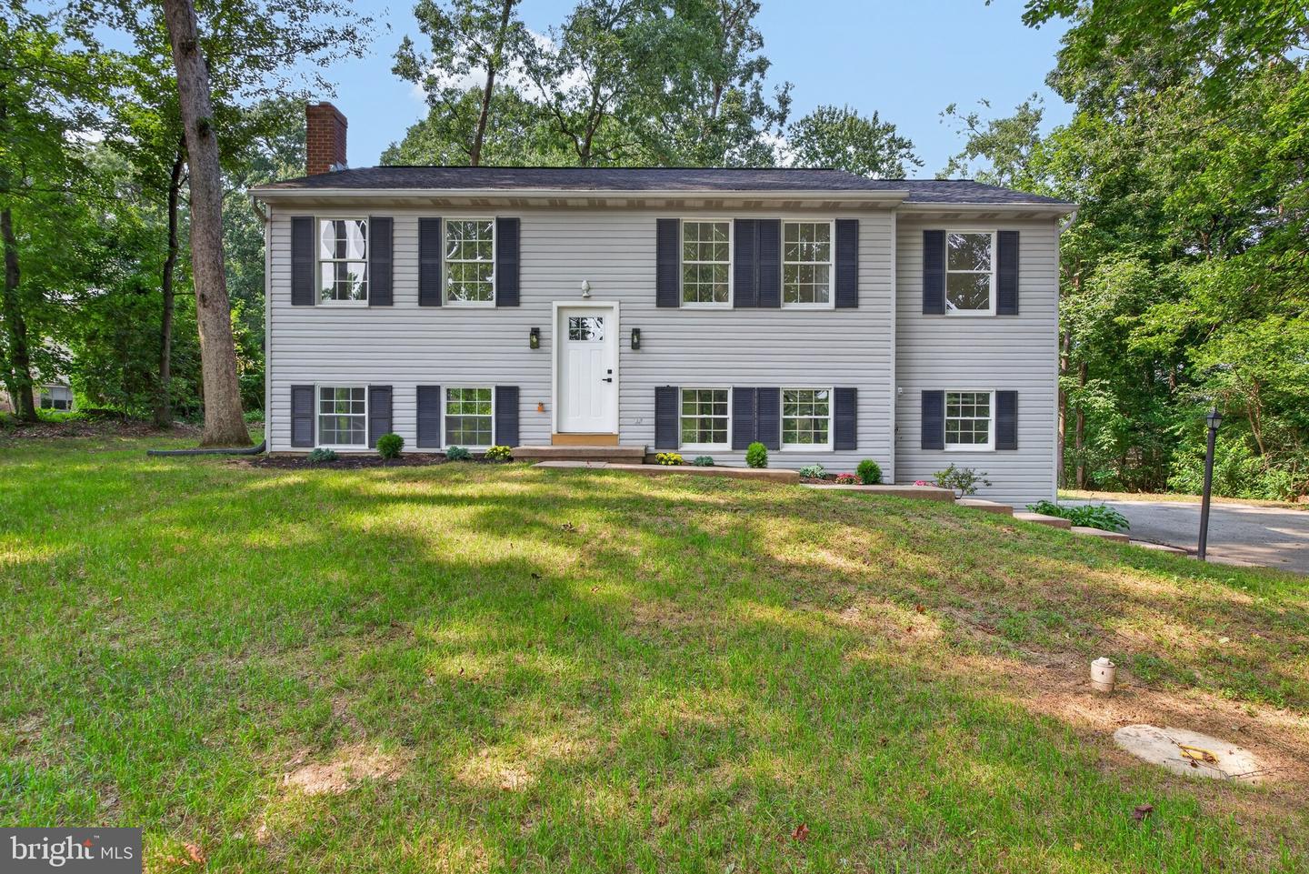 664 Center Rd Property Photo 1