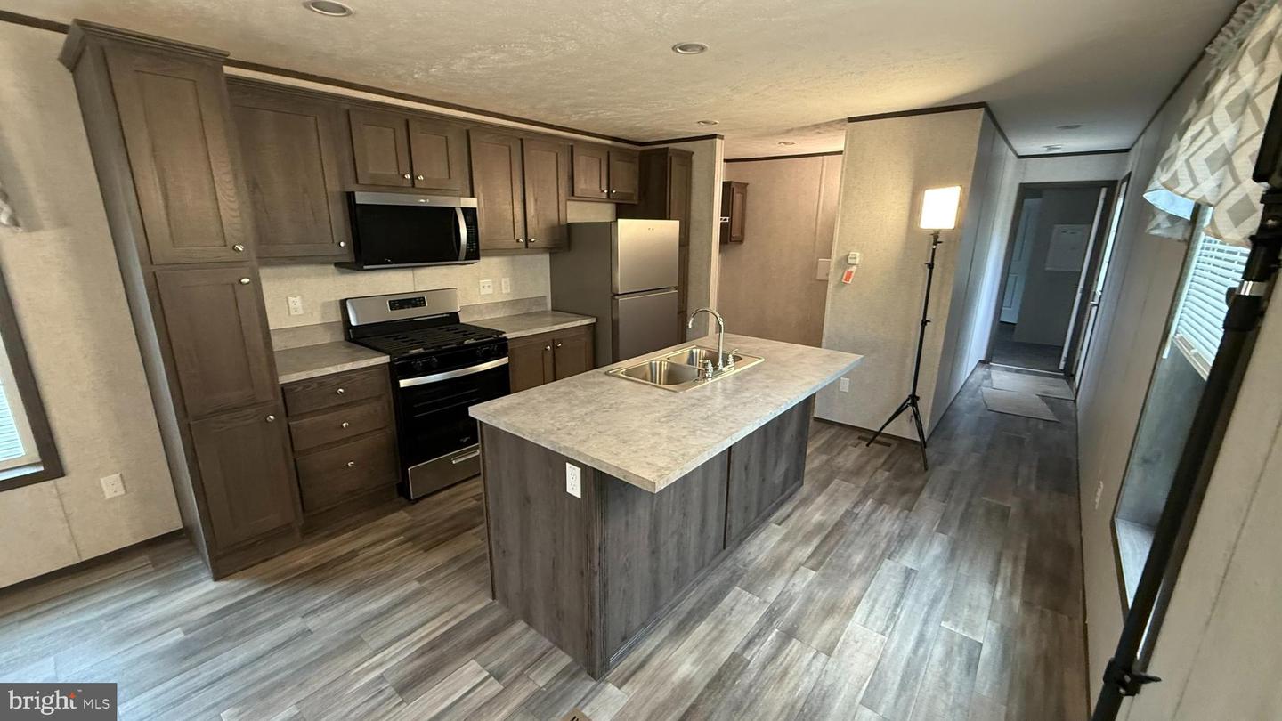 56 Penn Dr Property Photo 1
