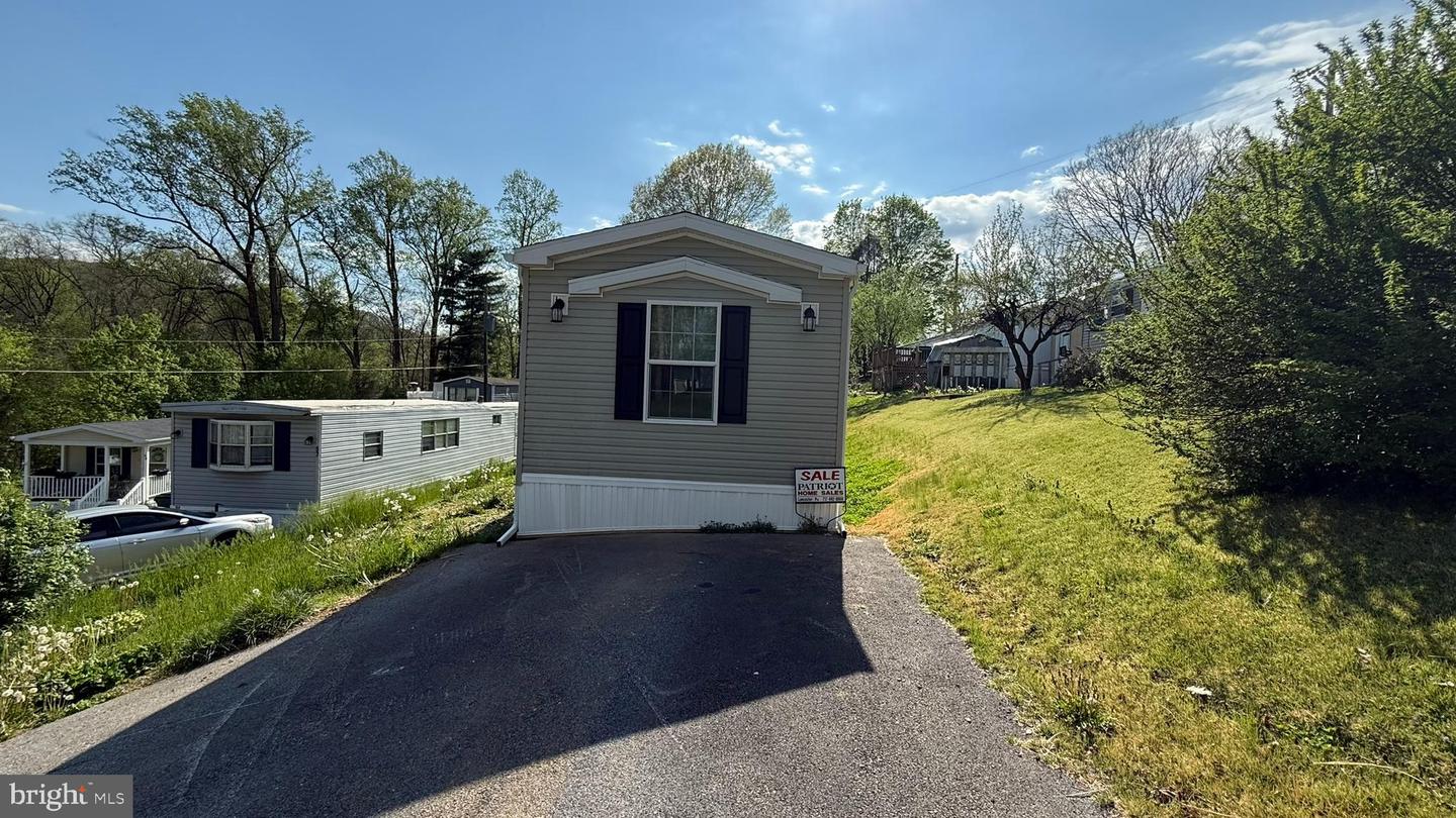 56 Penn Dr Property Photo 2