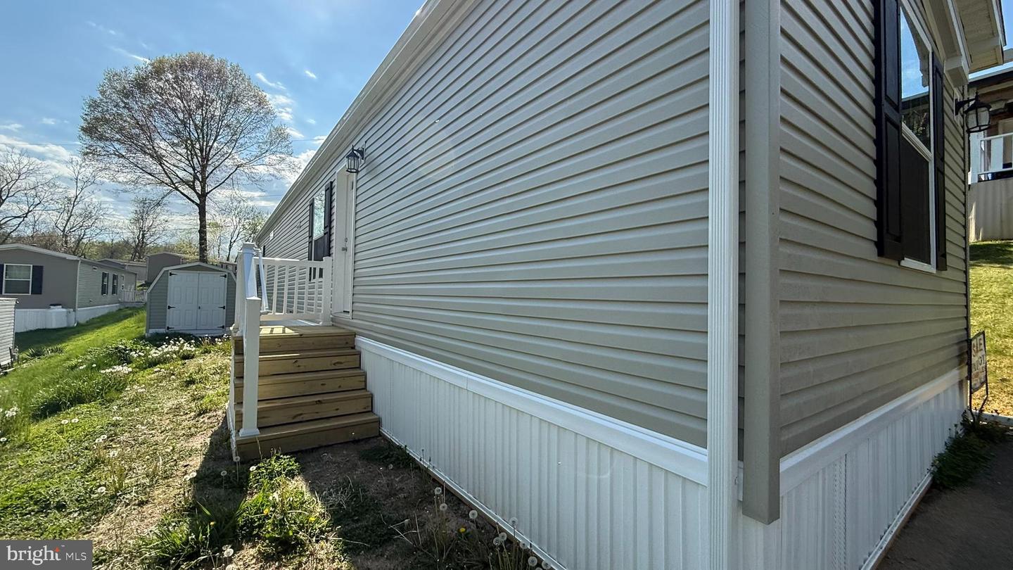 56 Penn Dr Property Photo 4