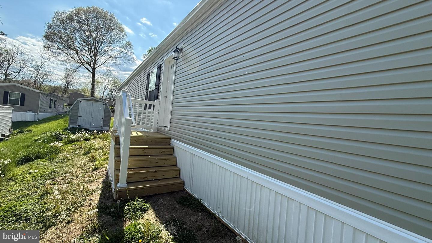 56 Penn Dr Property Photo 5