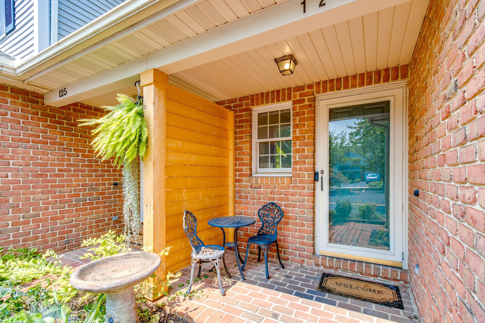 127 Pepperton Ct Property Photo 7