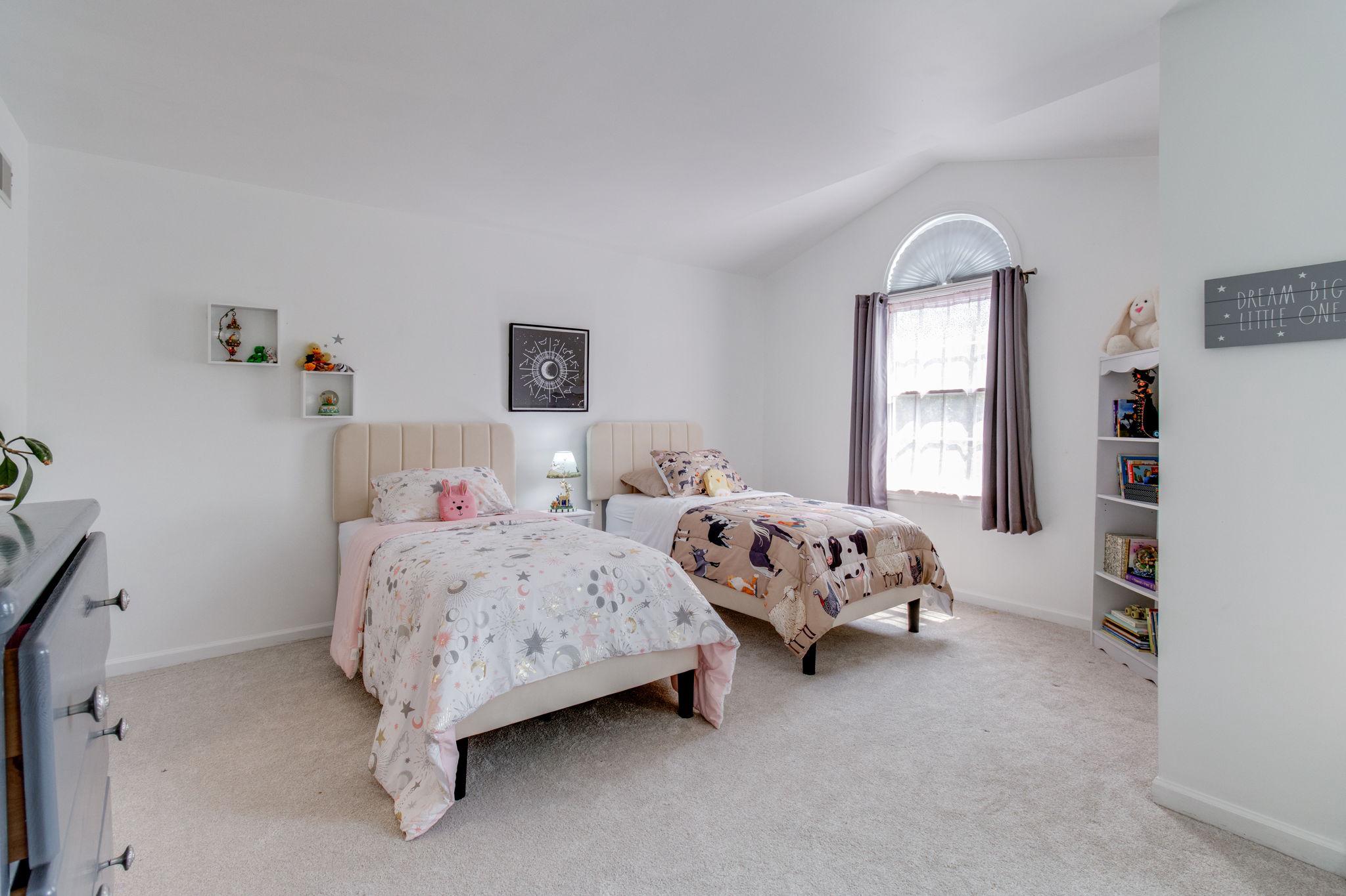 127 Pepperton Ct Property Photo 18