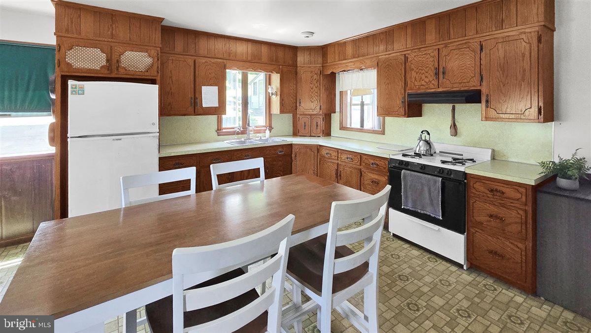 21 Reservoir Rd Property Photo 17