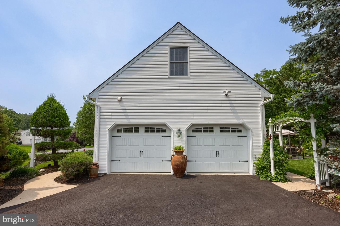 355 Buch Ave Property Photo 54
