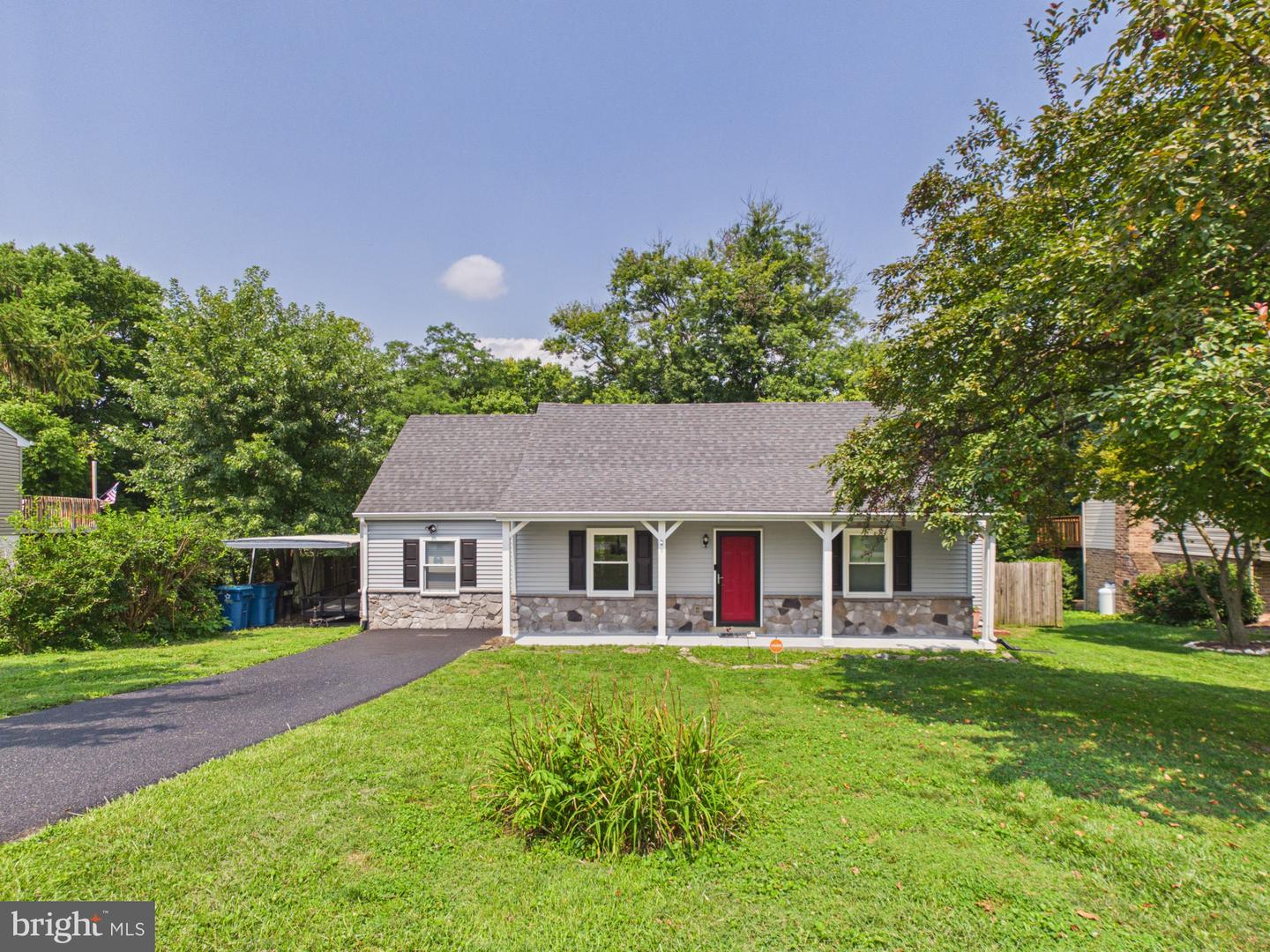 3828 Hillcrest Dr Property Photo 1