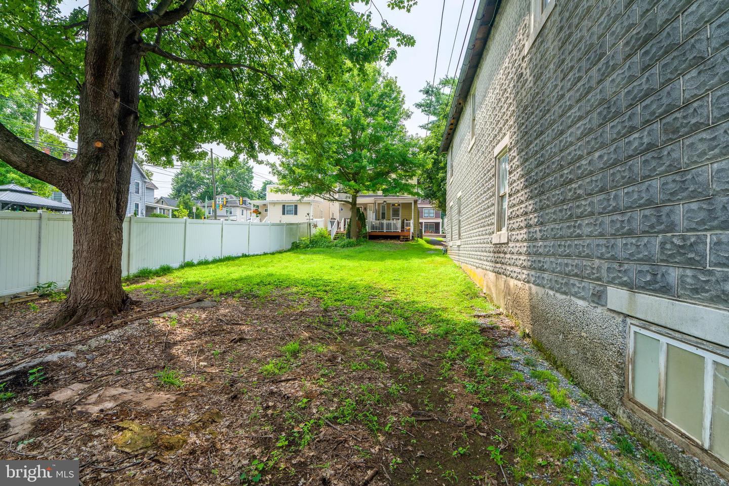 375 E Main St Property Photo 34