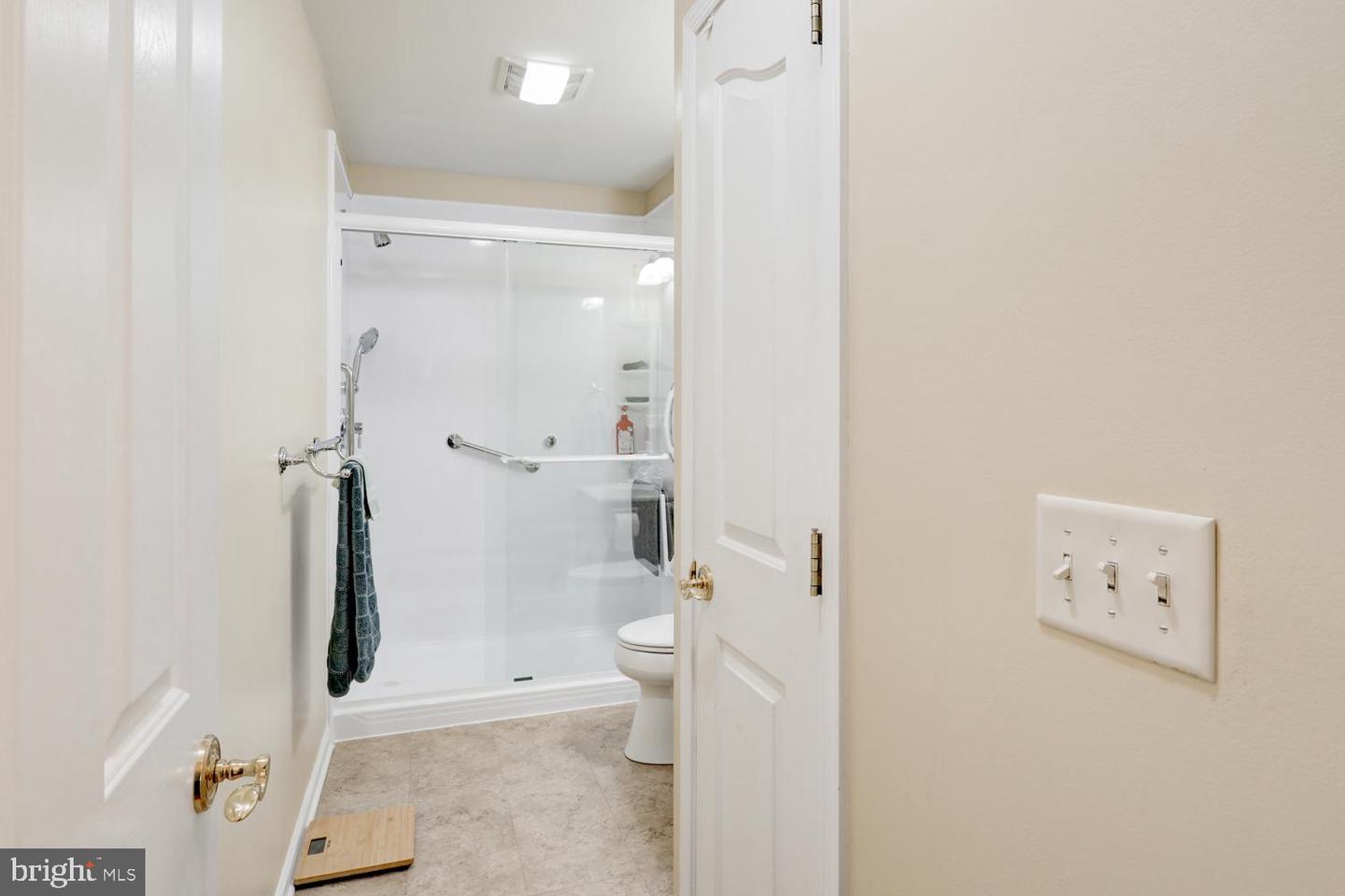 1050 Cambridge Dr Property Photo 30
